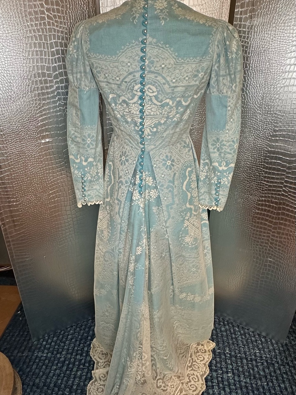 Vintage Style Tea Gown Turquoise White Lace Overlay & Faux Pearl Buttons - Picture 12 of 16